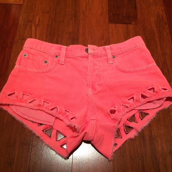 🌸LF CarMar cut out shorts size 26