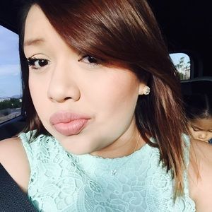 Meet your Posher, Mariela