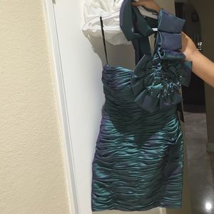 Homecoming/ prom/ evening/ cocktail/ party dress