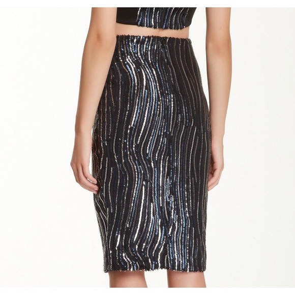 Sequin midi skirt• - Picture 4 of 4