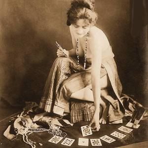 Meet your Posher, Emilee