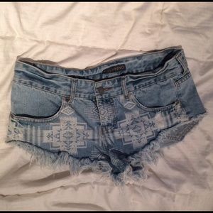 Distressed Aztec Billabong Shorts size5