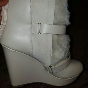 Women's juicy coture wedges