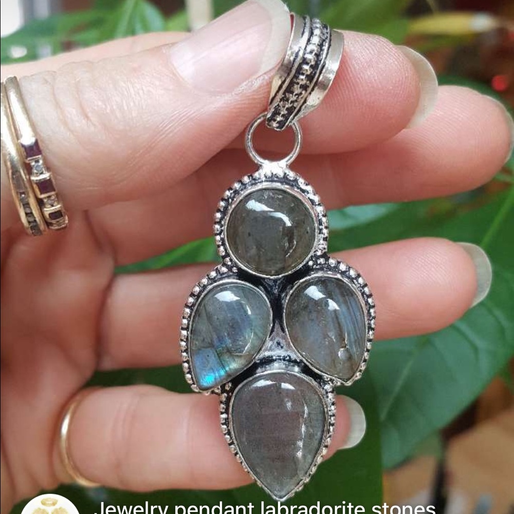 Meet your Posher, Destine