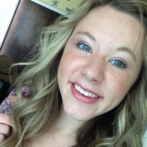 Meet your Posher, Celeste