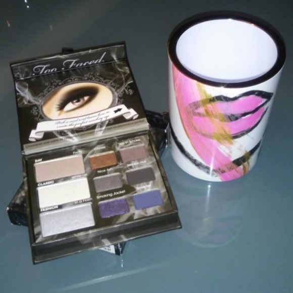 BNIB Too Faced Smokey Eye Palette and SK Cup