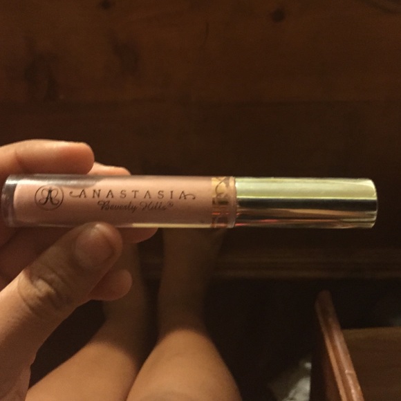 Anastasia Beverly Hills liquid lipstick.