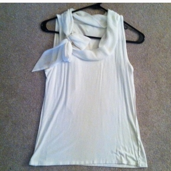 White top never worn
