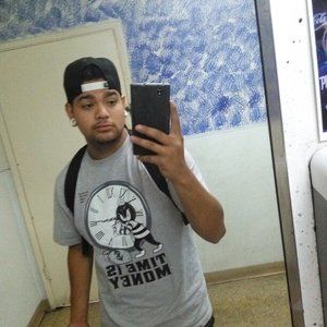 Meet your Posher, Carlos