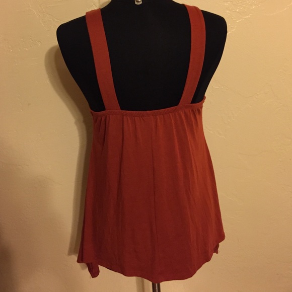 Beautiful Top - Picture 4 of 4