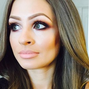 Meet your Posher, Lina