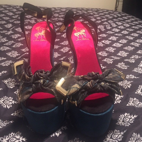 CIRCUS by Sam Edelman Peacock Print Pump