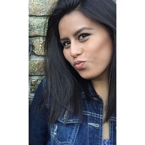 Meet your Posher, Cynthia