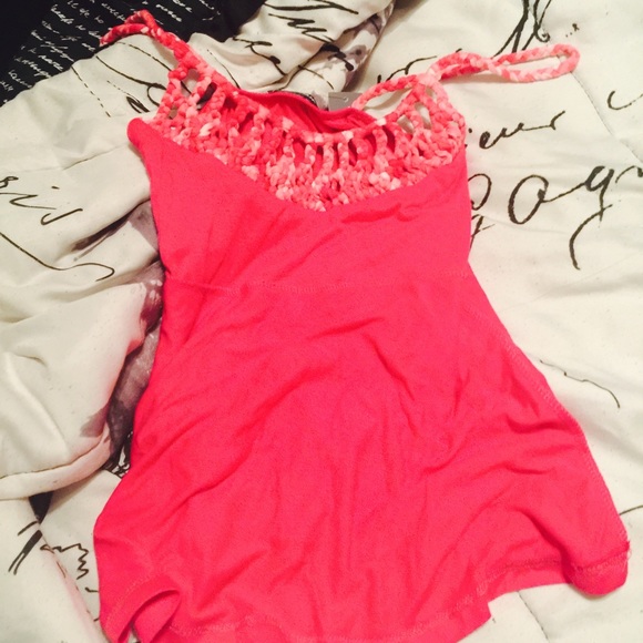 Pretty tank top - Picture 1 of 4