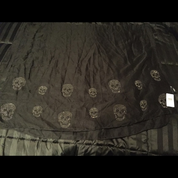 Rhinestone skull scarf NWT