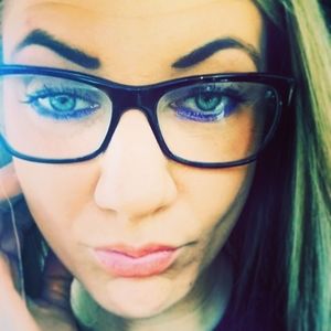 Meet your Posher, Cassie