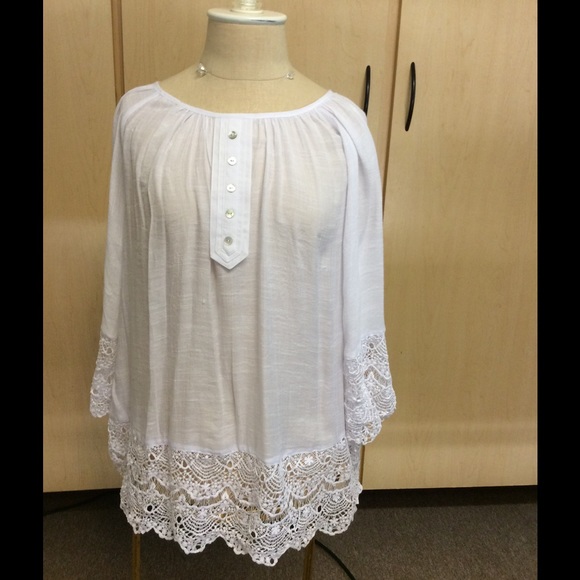 📛sold📛White blouse