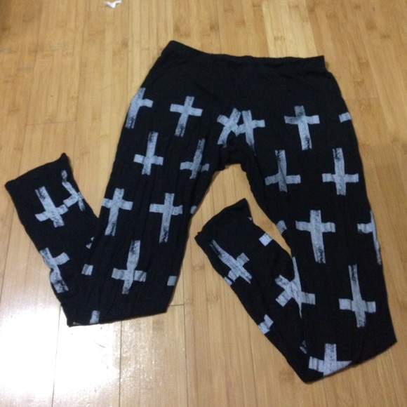 Cross leggings
