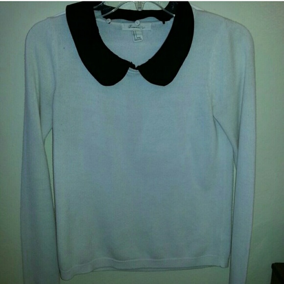 * ON HOLD* Peter pan collar sweater