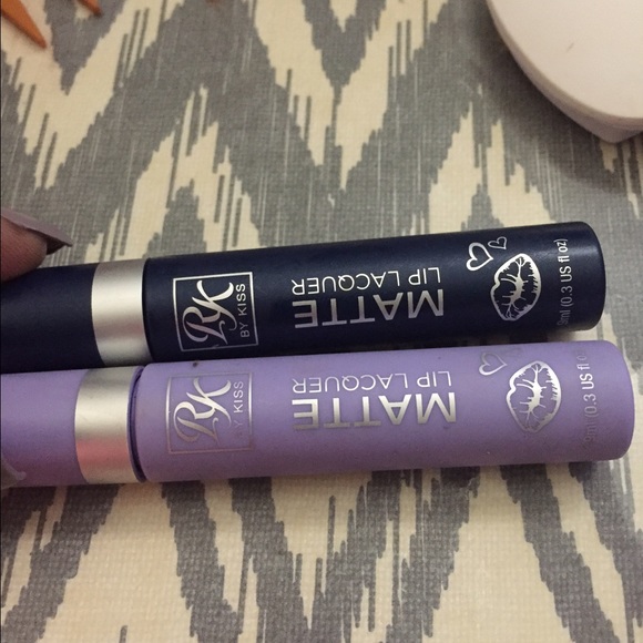 2 ruby kisses matte liquid lipstick