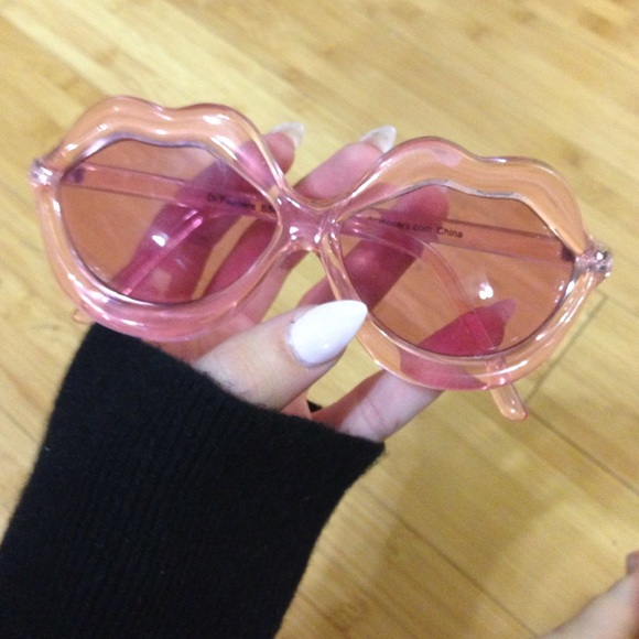 Pastel pink lip sunglasses