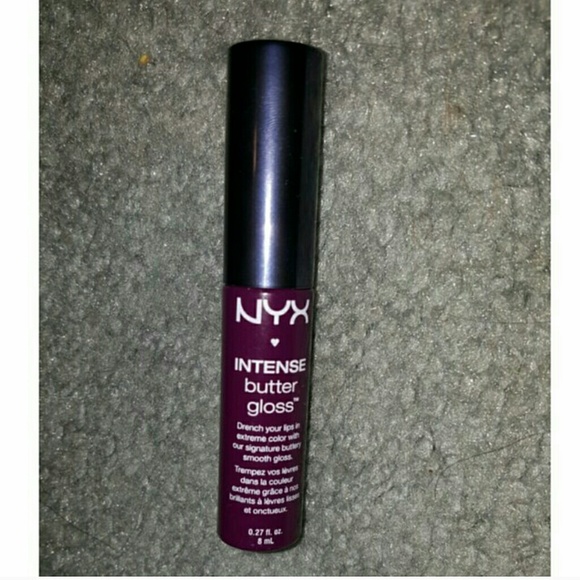 Nyx purple lipstick