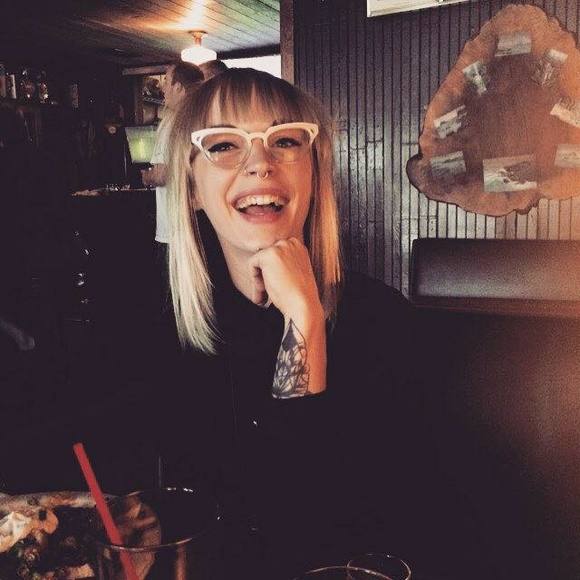 Meet your Posher, Abbie