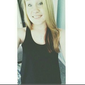 Meet your Posher, Lauren