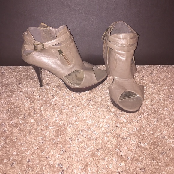 Tan pump - Picture 2 of 2