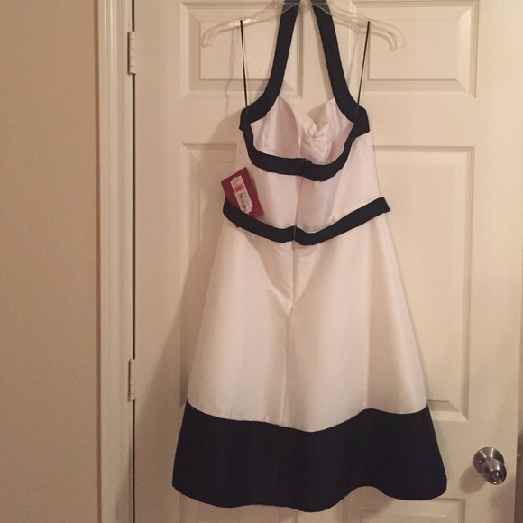 White and black cocktail dress! - Picture 3 of 4