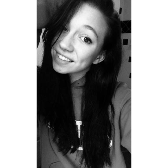 Meet your Posher, Rachel - Picture 1 of 1