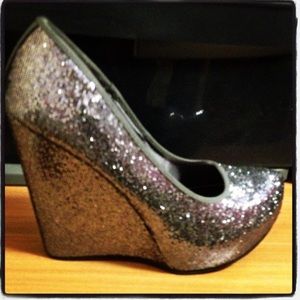 Sparkle wedge
