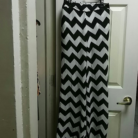CALS collection "resort pants" - Picture 1 of 4
