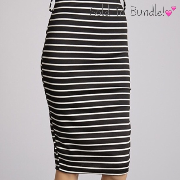 Dresses & Skirts - Trendy Black and White Pencil Skirt!'n
