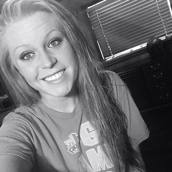 Meet your Posher, Haley - Picture 1 of 1