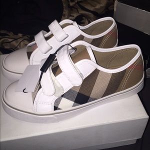 Checkered strapped Burberry sneakers