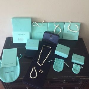 Tiffany & Co. Authentic Infiniti Pearl set 3/pc