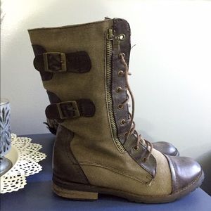 Combat boots