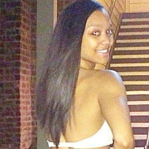 Meet your Posher, Elise