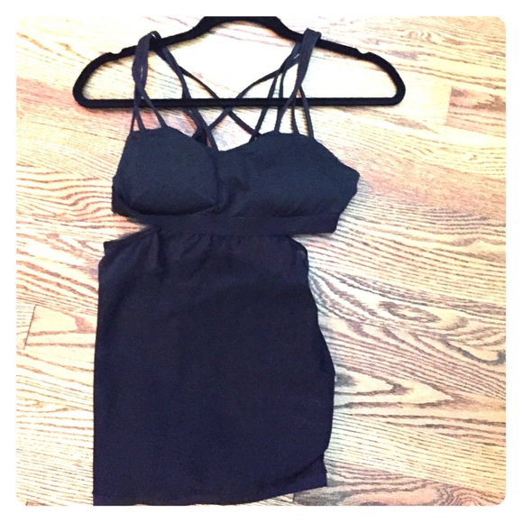 Lululemon black top