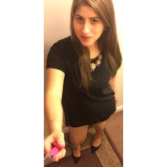 Meet your Posher, Monica - Picture 1 of 1