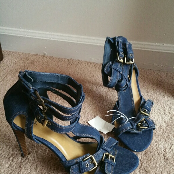 Jean ankle strap with back zipper w/wooden heels