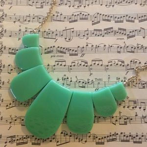 Closet closing sale! mint statement necklace