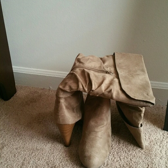 Brand new still in the box Tan Boots