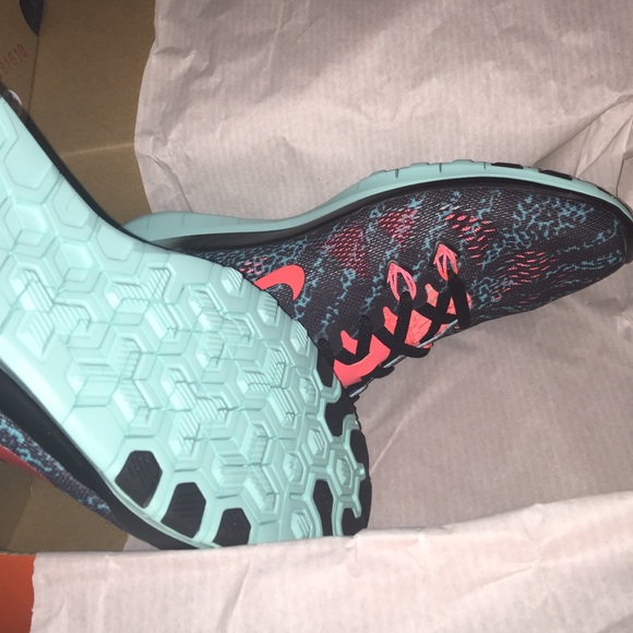 Women's Nike Free 5.0 - Picture 2 of 4