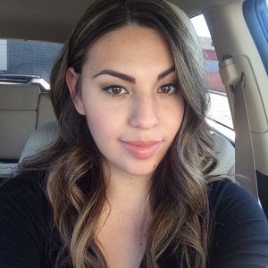 Meet your Posher, Monique