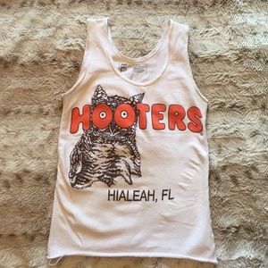 Hooters Bundle @sabrinashirley