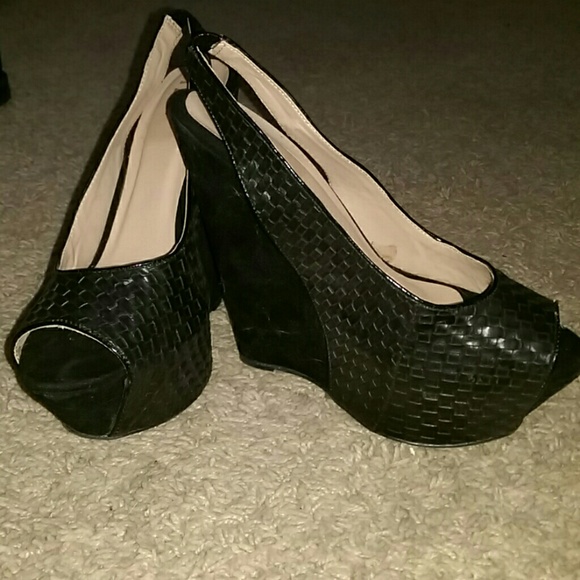 Black woven wedges