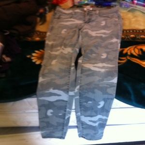 Camo skinny jeans