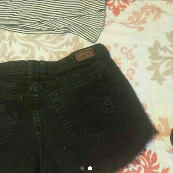 High Waisted black shorts - Picture 2 of 2